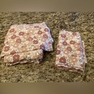 Queen size duvet with two pillowcases